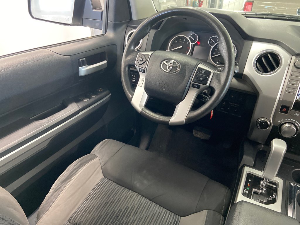 2016 Toyota Tundra SR5 in Cowansville, Quebec - 24 - w1024h768px