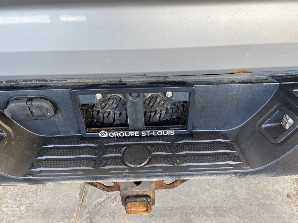 2016 Toyota Tundra SR5 in Cowansville, Quebec - 16 - w1024h768px