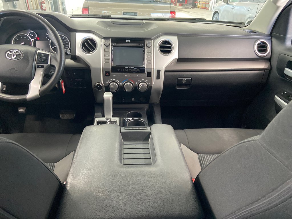 2016 Toyota Tundra SR5 in Cowansville, Quebec - 23 - w1024h768px