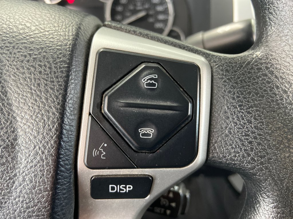 2016 Toyota Tundra SR5 in Cowansville, Quebec - 35 - w1024h768px