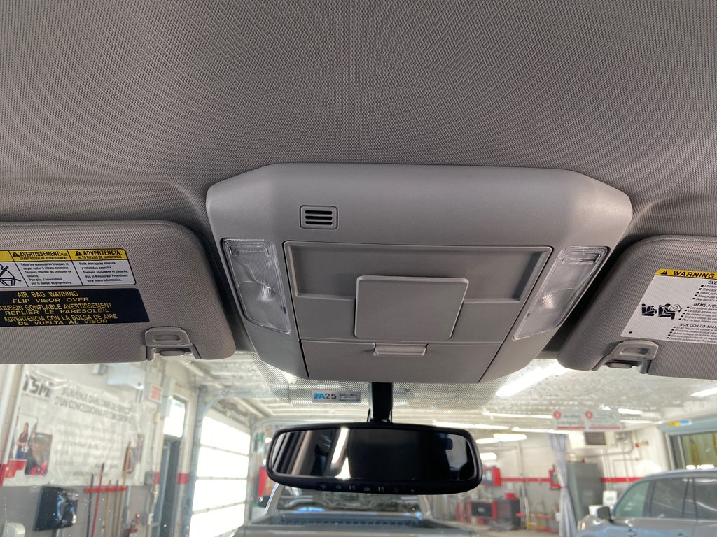 2016 Toyota Tundra SR5 in Cowansville, Quebec - 26 - w1024h768px