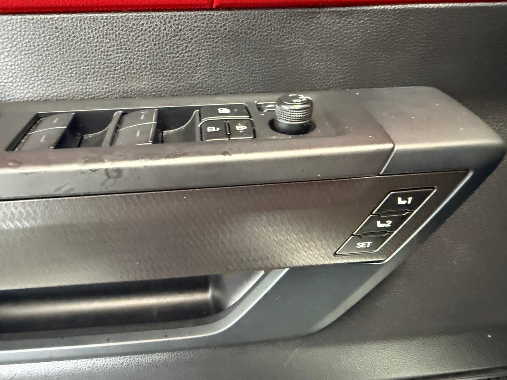 2023 Toyota Tundra TRD PRO in Cowansville, Quebec - 19 - w1024h768px