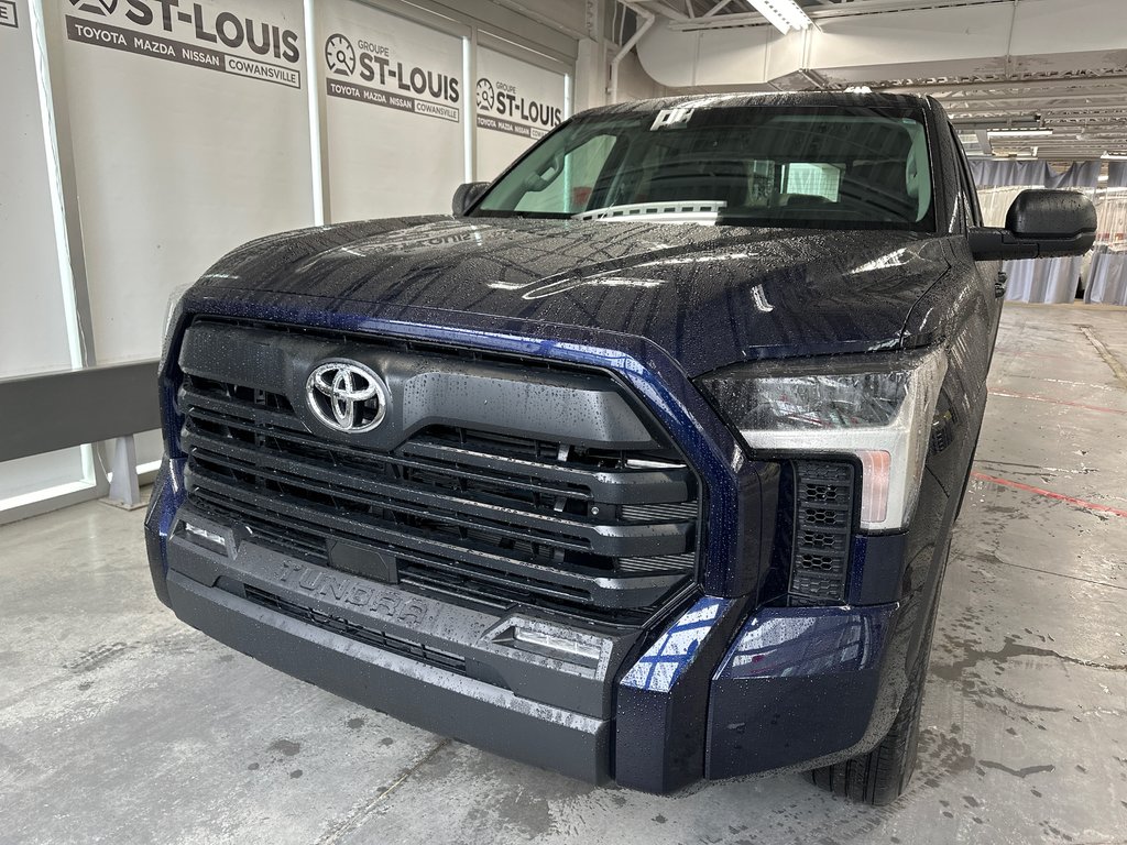 2024  Tundra SR5 Double cab in Cowansville, Quebec - 5 - w1024h768px
