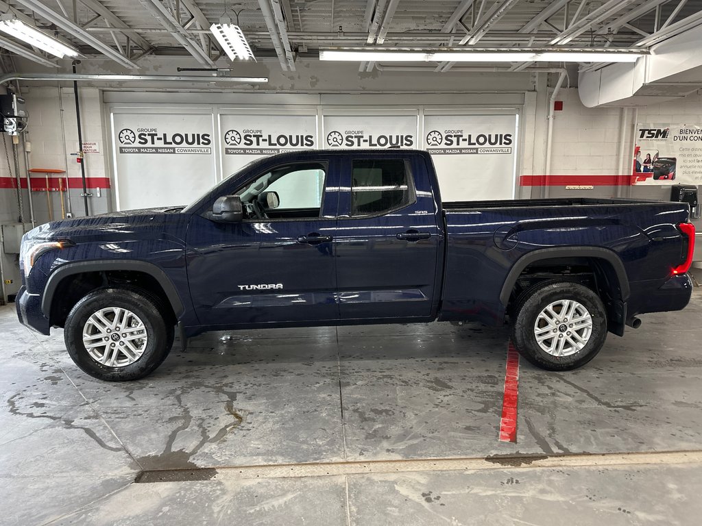 2024  Tundra SR5 Double cab in Cowansville, Quebec - 2 - w1024h768px