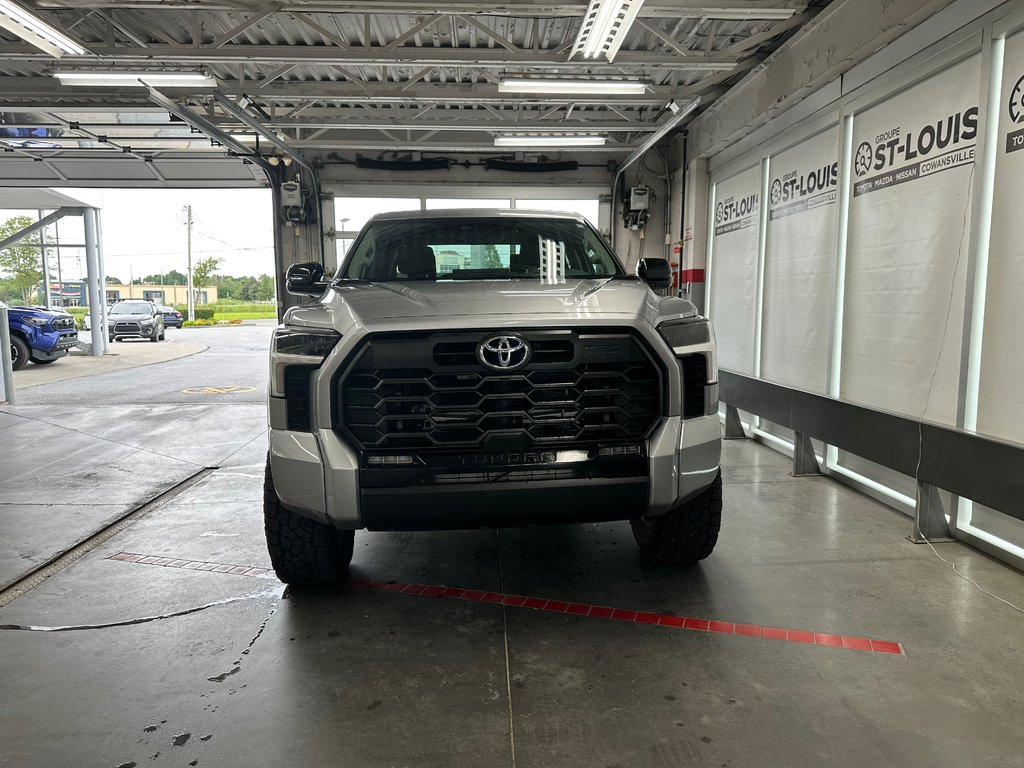 2024  TUNDRA HYBRID CREWMAX LIMITED MODIFIER in Cowansville, Quebec - 7 - w1024h768px