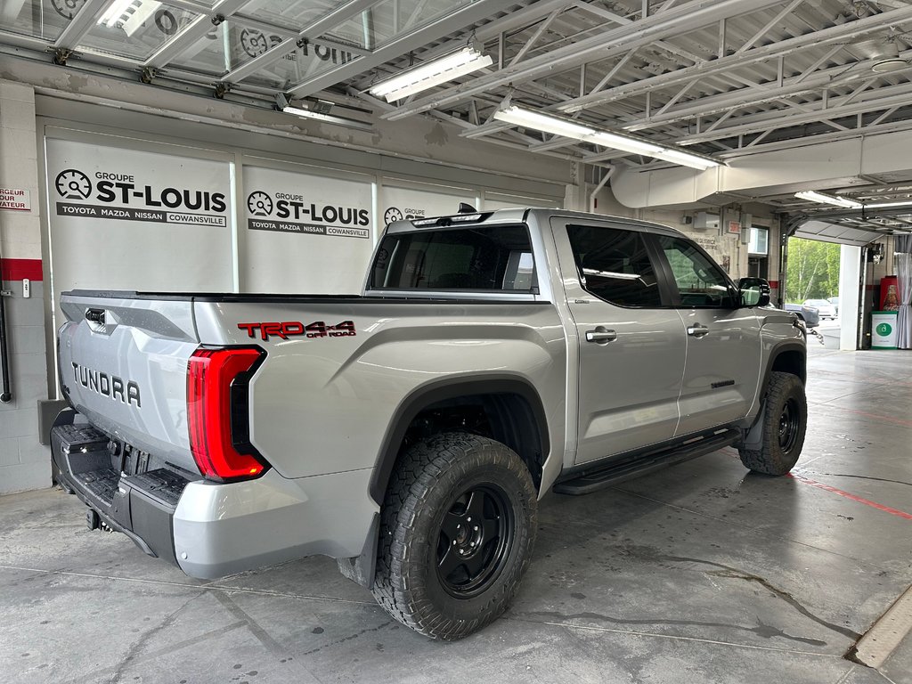 TUNDRA HYBRID CREWMAX LIMITED MODIFIER 2024 à Cowansville, Québec - 5 - w1024h768px