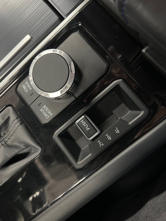 2024 Toyota Tundra Platinum in Cowansville, Quebec - 43 - w1024h768px