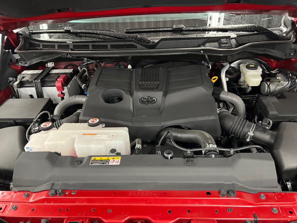 2024 Toyota Tundra Platinum in Cowansville, Quebec - 15 - w1024h768px