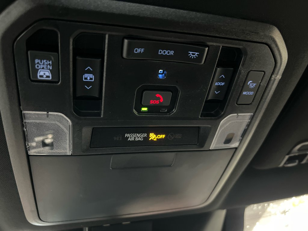 2024 Toyota Tundra Platinum in Cowansville, Quebec - 49 - w1024h768px