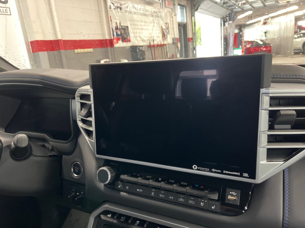 2024 Toyota Tundra Platinum in Cowansville, Quebec - 33 - w1024h768px
