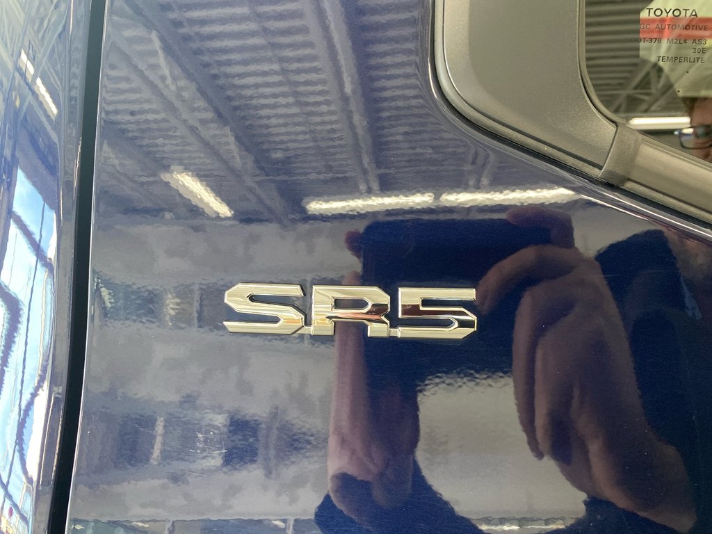 Toyota Tundra SR5 2024 à Cowansville, Québec - 11 - w1024h768px