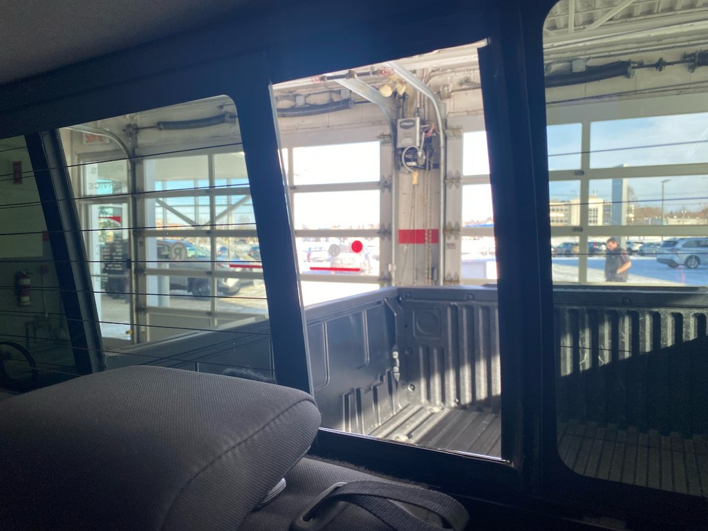 Toyota Tundra SR5 2024 à Cowansville, Québec - 33 - w1024h768px