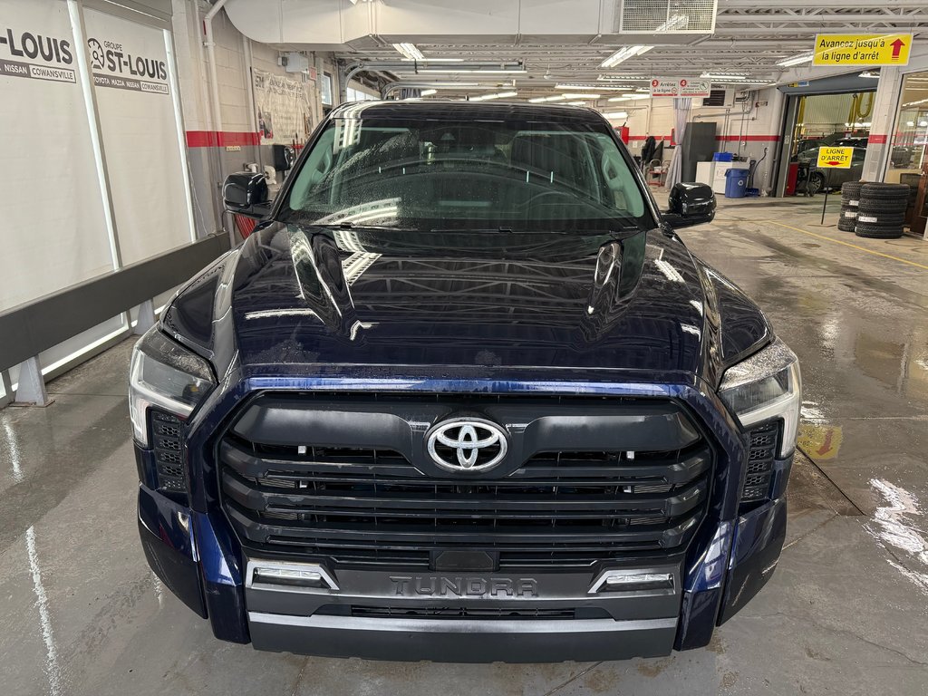 Toyota Tundra SR5 2024 à Cowansville, Québec - 2 - w1024h768px