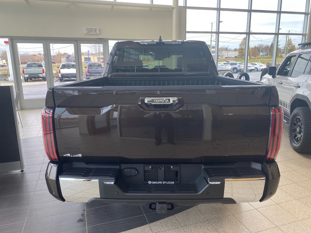 2025  Tundra CREWMAX PLATINUM in Cowansville, Quebec - 4 - w1024h768px