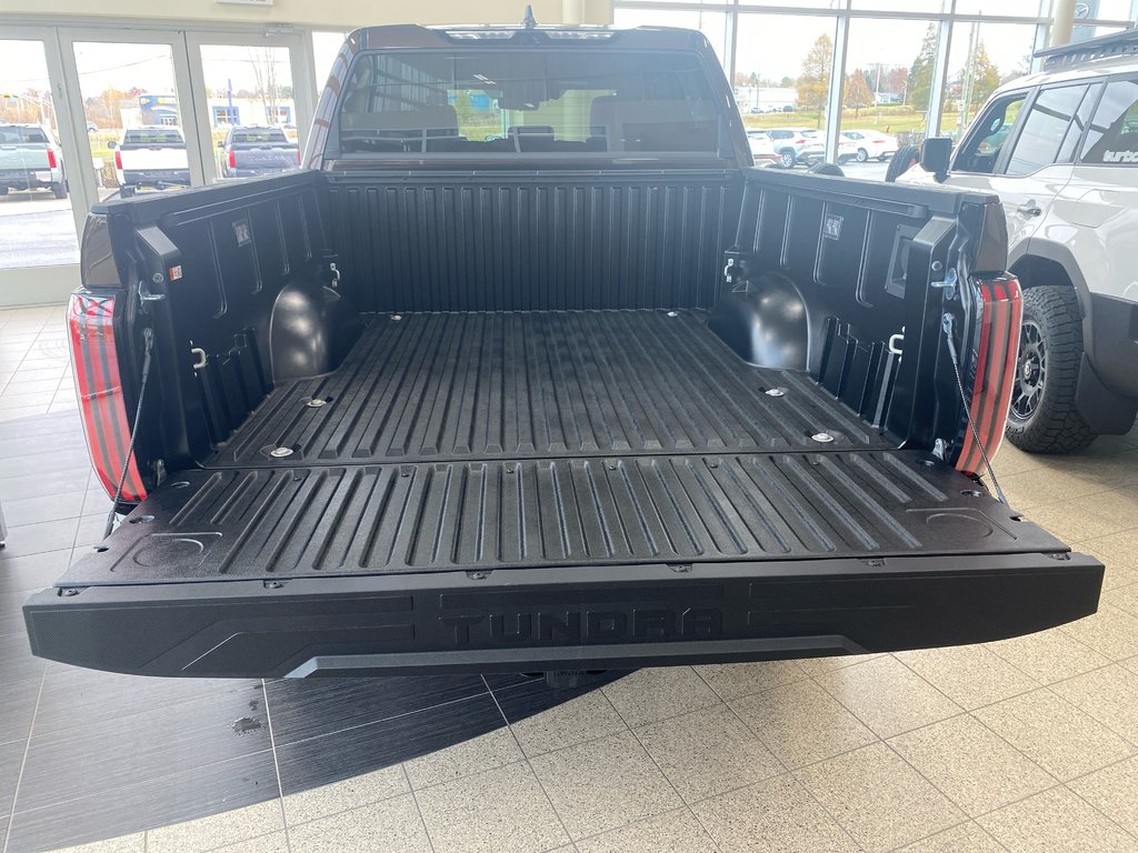 2025  Tundra CREWMAX PLATINUM in Cowansville, Quebec - 5 - w1024h768px