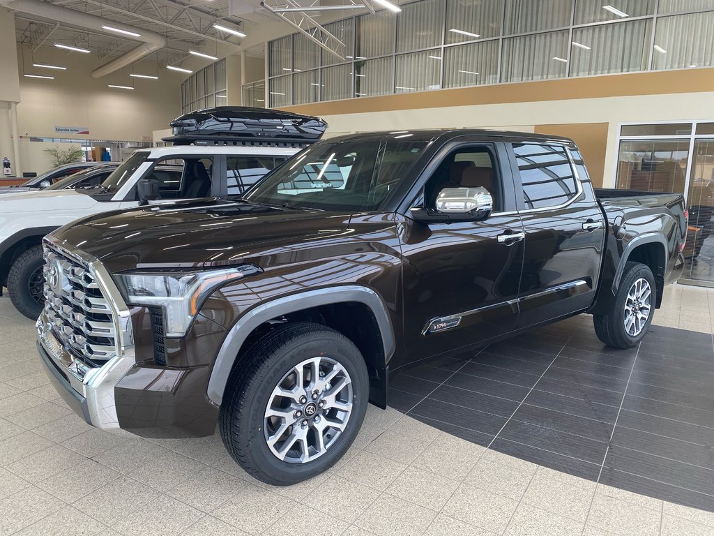 2025  Tundra CREWMAX PLATINUM in Cowansville, Quebec - 1 - w1024h768px