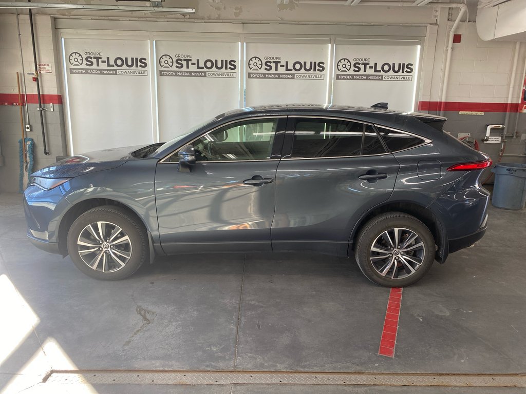 Toyota Venza LE 2022 à Cowansville, Québec - 3 - w1024h768px