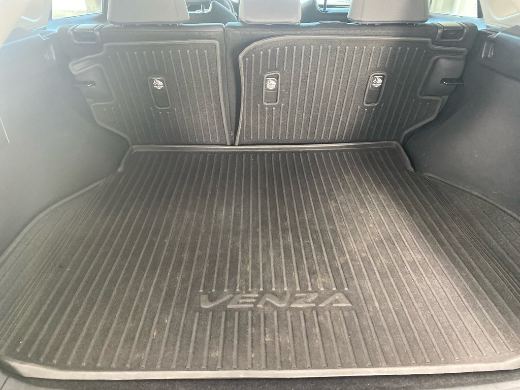 Toyota Venza LE 2022 à Cowansville, Québec - 7 - w1024h768px