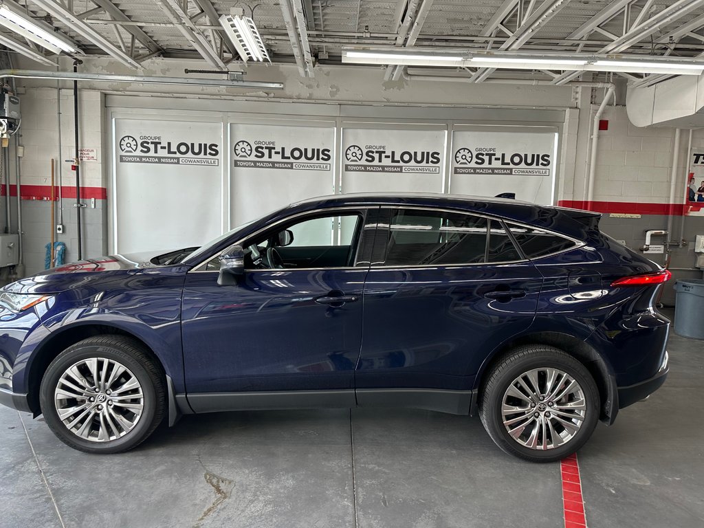 Toyota Venza XLE 2023 à Cowansville, Québec - 2 - w1024h768px