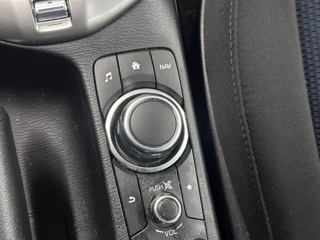 Toyota Yaris Hatchback XLE SIÈGES ET VOLANT CFAUFFANTS / MAGS / CAMÉRA 2020 à Cowansville, Québec - 22 - w1024h768px