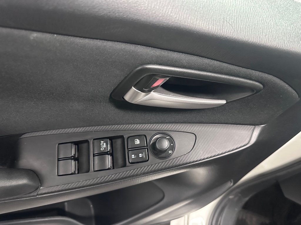 Toyota Yaris Hatchback XLE SIÈGES ET VOLANT CFAUFFANTS / MAGS / CAMÉRA 2020 à Cowansville, Québec - 21 - w1024h768px
