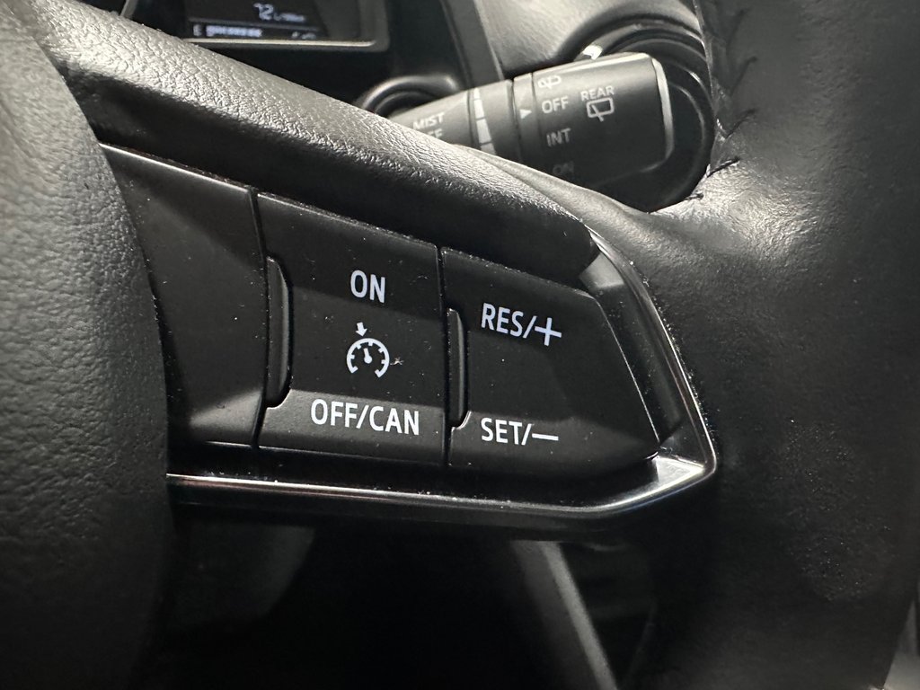 Toyota Yaris Hatchback XLE SIÈGES ET VOLANT CFAUFFANTS / MAGS / CAMÉRA 2020 à Cowansville, Québec - 31 - w1024h768px