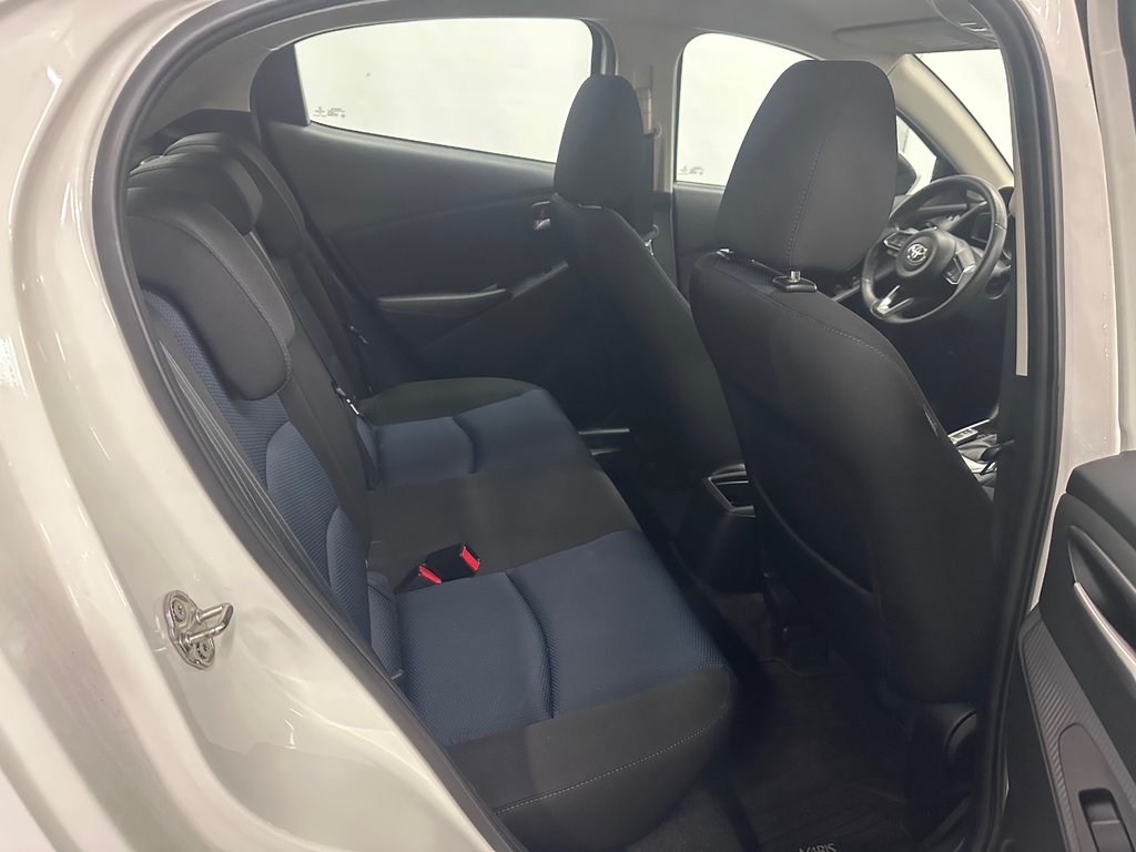 Toyota Yaris Hatchback XLE SIÈGES ET VOLANT CFAUFFANTS / MAGS / CAMÉRA 2020 à Cowansville, Québec - 15 - w1024h768px