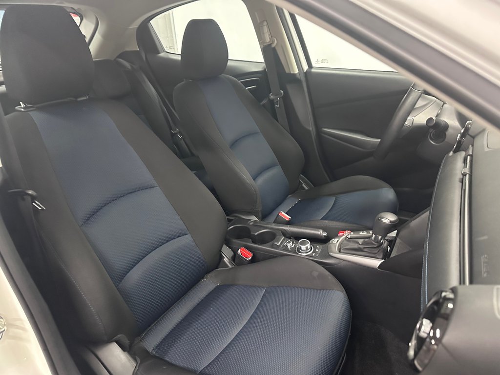 Toyota Yaris Hatchback XLE SIÈGES ET VOLANT CFAUFFANTS / MAGS / CAMÉRA 2020 à Cowansville, Québec - 18 - w1024h768px