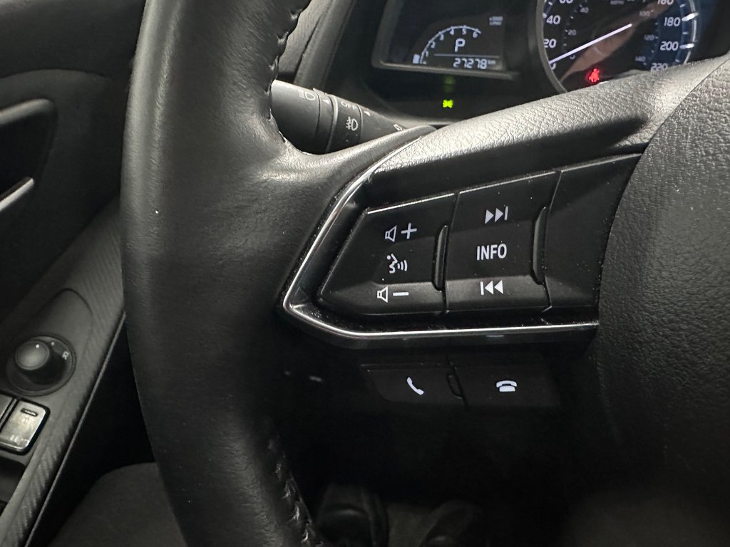 Toyota Yaris Hatchback XLE SIÈGES ET VOLANT CFAUFFANTS / MAGS / CAMÉRA 2020 à Cowansville, Québec - 30 - w1024h768px