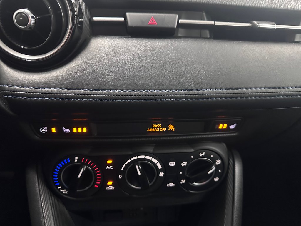 Toyota Yaris Hatchback XLE SIÈGES ET VOLANT CFAUFFANTS / MAGS / CAMÉRA 2020 à Cowansville, Québec - 24 - w1024h768px