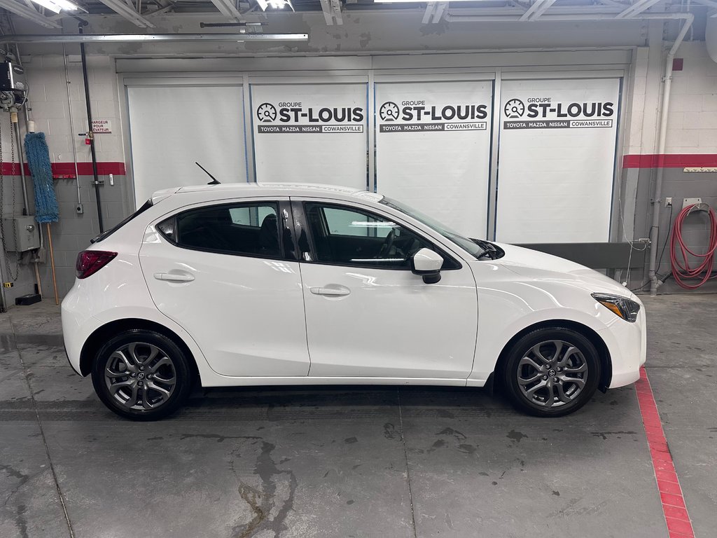 Toyota Yaris Hatchback XLE SIÈGES ET VOLANT CFAUFFANTS / MAGS / CAMÉRA 2020 à Cowansville, Québec - 8 - w1024h768px