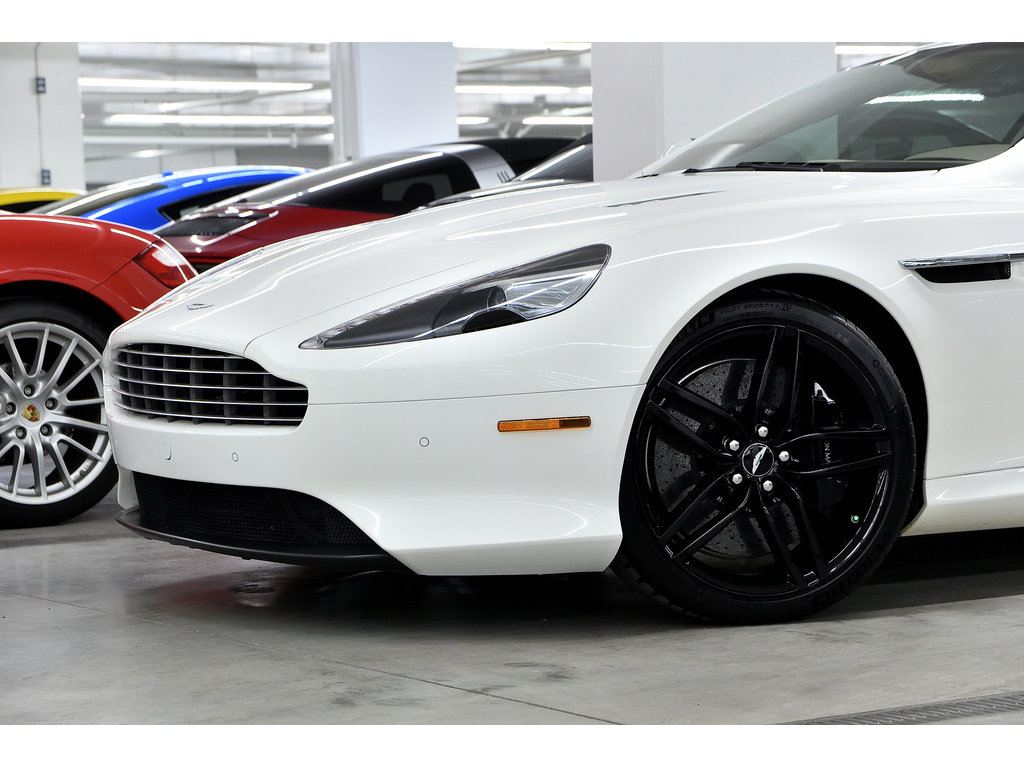 2012  Virage 2+2 Coupe / V12 / Bluetooth in Laval, Quebec - 2 - w1024h768px