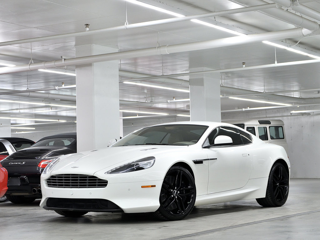 2012  Virage 2+2 Coupe / V12 / Bluetooth in Laval, Quebec - 1 - w1024h768px