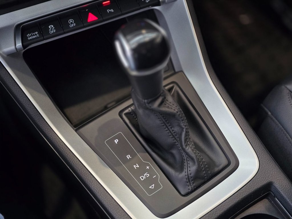 2021 Audi Q3 Progressiv | AWD | TOIT | CUIR | BAS KM +++ in Laval, Quebec - 16 - w1024h768px