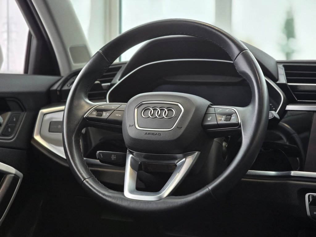 2021 Audi Q3 Progressiv | AWD | TOIT | CUIR | BAS KM +++ in Laval, Quebec - 12 - w1024h768px