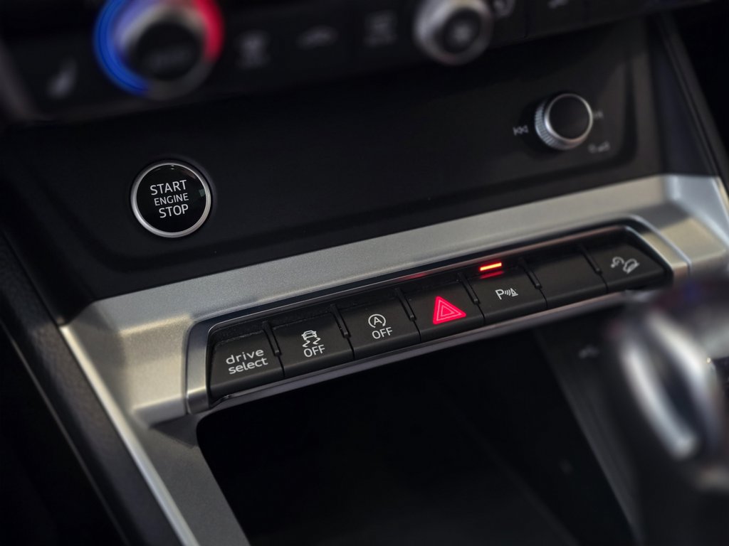 2022 Audi Q3 Progressiv | AWD | TOIT | CUIR | BAS KM | +++ in Laval, Quebec - 17 - w1024h768px