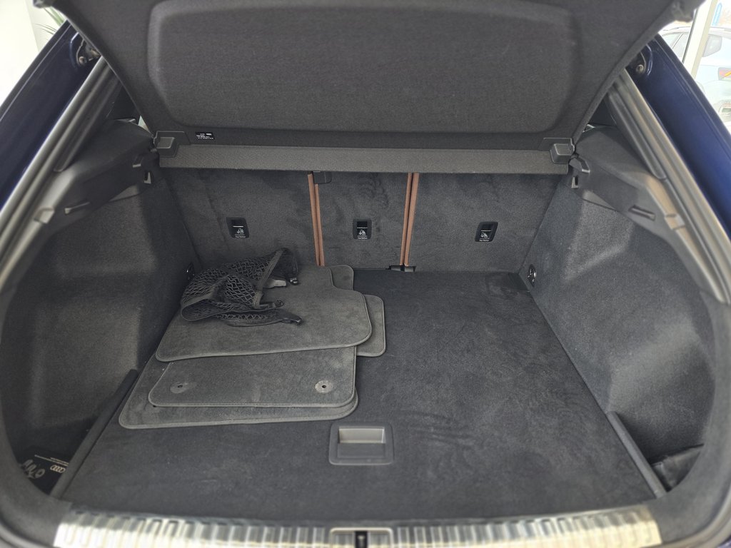 2022 Audi Q3 Progressiv | AWD | TOIT | CUIR | BAS KM | +++ in Laval, Quebec - 9 - w1024h768px