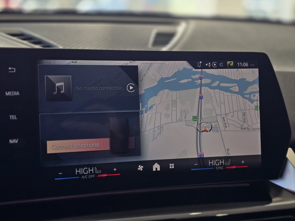 BMW X1 xDrive28i **8 ROUES** CARPLAY | CUIR | NAV | CUIR 2025 à Laval, Québec - 15 - w1024h768px