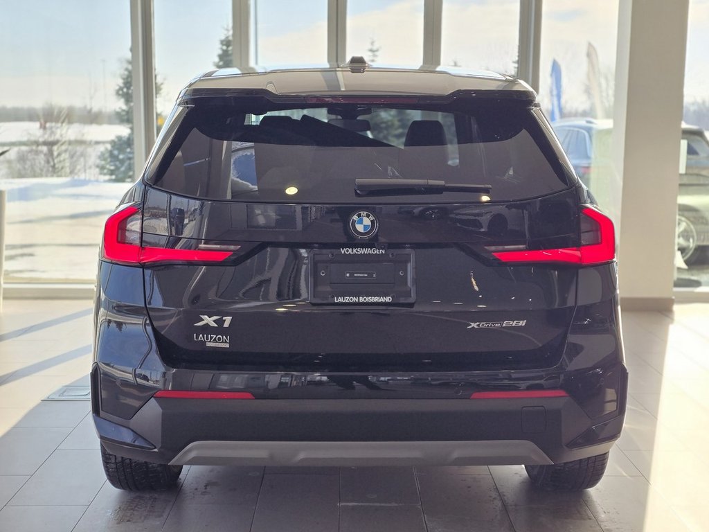 BMW X1 xDrive28i **8 ROUES** CARPLAY | CUIR | NAV | CUIR +++ 2025 à Laval, Québec - 6 - w1024h768px