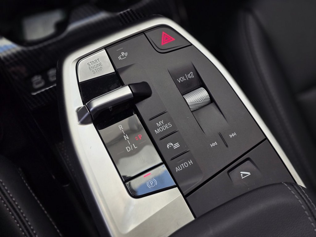 BMW X1 xDrive28i **8 ROUES** CARPLAY | CUIR | NAV | CUIR +++ 2025 à Laval, Québec - 13 - w1024h768px
