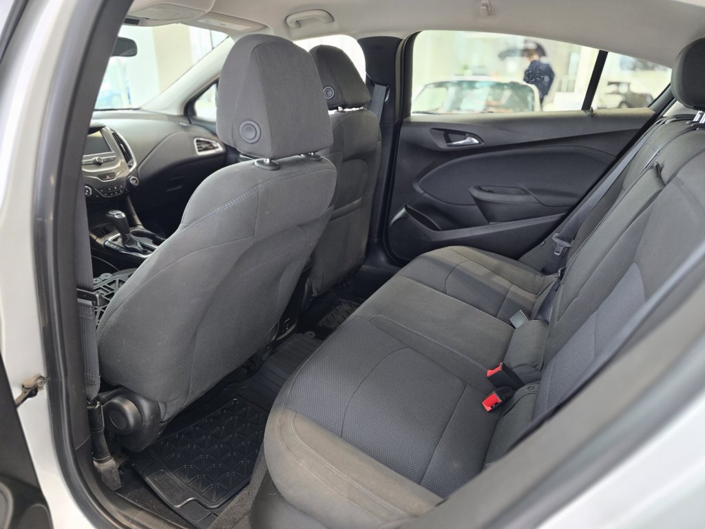 Chevrolet Cruze LT | BAS KM | AUTOMATIQUE | CAMÉRA | BLUETOOTH +++ 2018 à Laval, Québec - 9 - w1024h768px