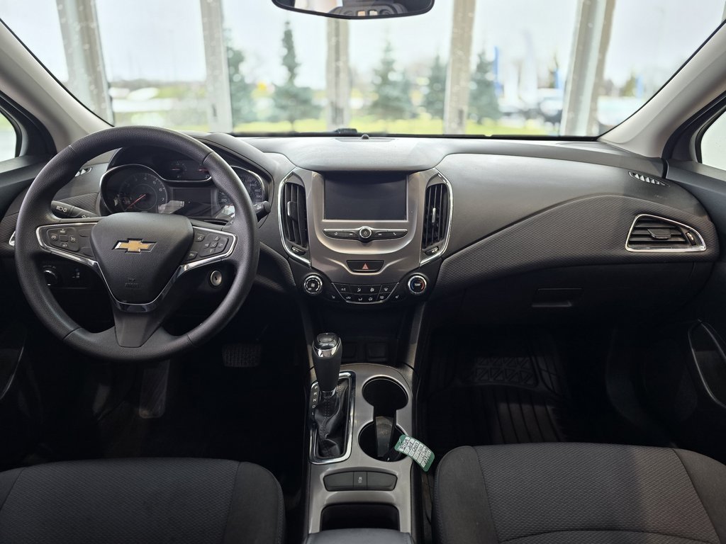 Chevrolet Cruze LT | BAS KM | AUTOMATIQUE | CAMÉRA | BLUETOOTH +++ 2018 à Laval, Québec - 10 - w1024h768px