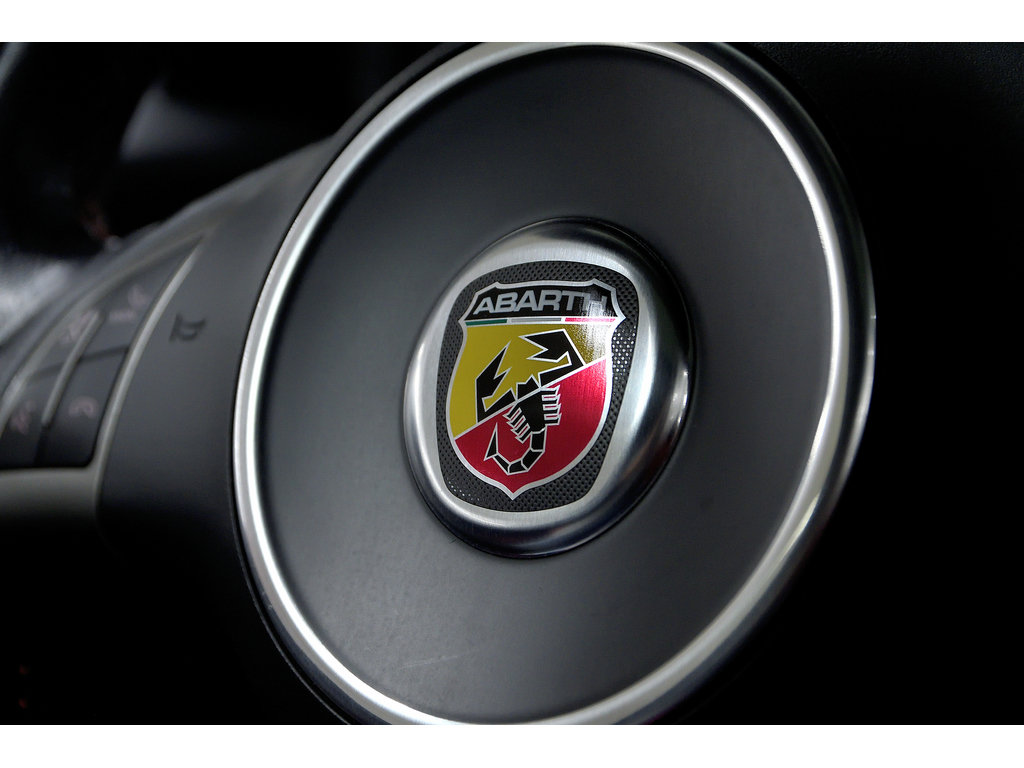 2017 Fiat 500 Abarth 500 / Transmission Manuelle in Laval, Quebec - 18 - w1024h768px