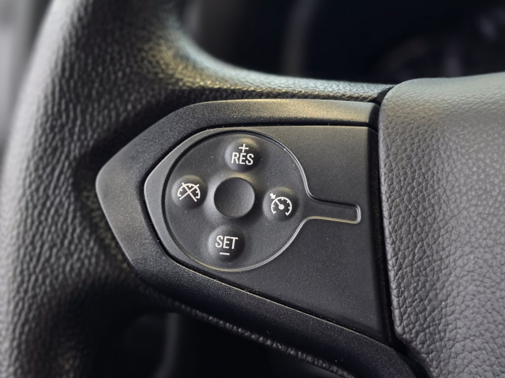 GMC Sierra 1500 DÉMARREUR | COUVRE BOÎTE | 8 ROUES +++ 2018 à Laval, Québec - 15 - w1024h768px