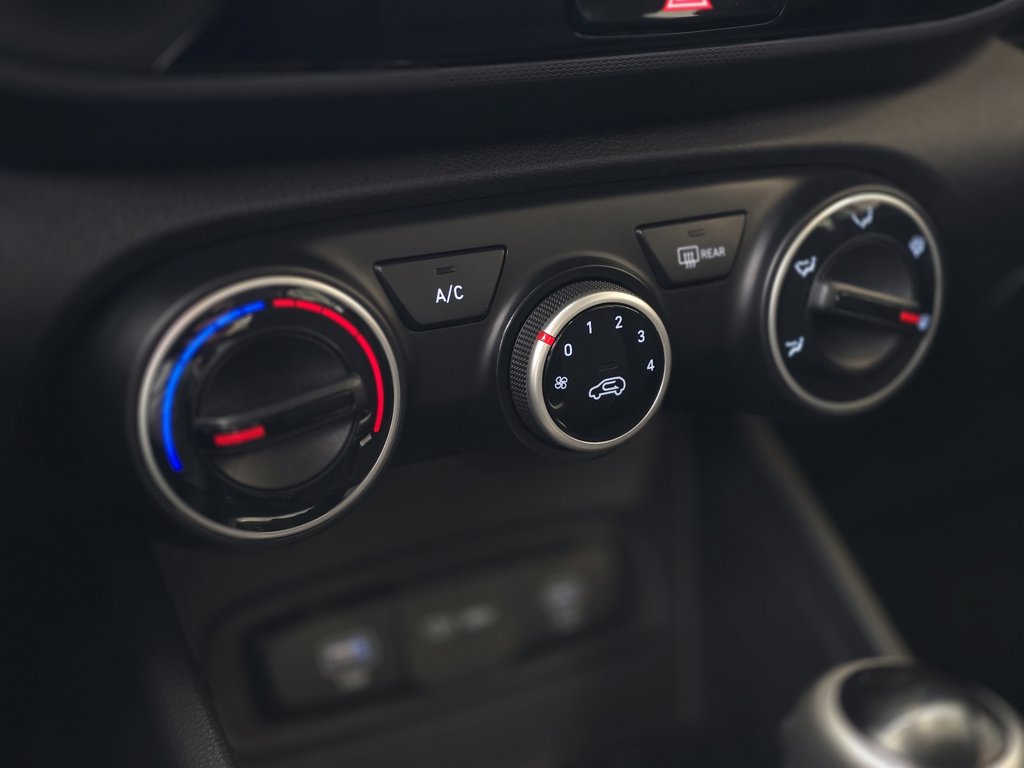 2023 Hyundai Venue Essential CARPLAY | CAMÉRA | BLUETOOTH +++ in Laval, Quebec - 16 - w1024h768px