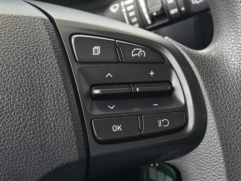 2023 Hyundai Venue Essential CARPLAY | CAMÉRA | BLUETOOTH +++ in Laval, Quebec - 14 - w1024h768px