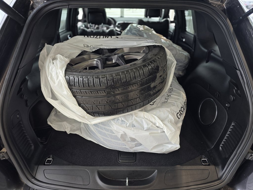 2021 Jeep Grand Cherokee 80th Anniversary Edition | BAS KM | DÉMARREUR | ++ in Laval, Quebec - 8 - w1024h768px