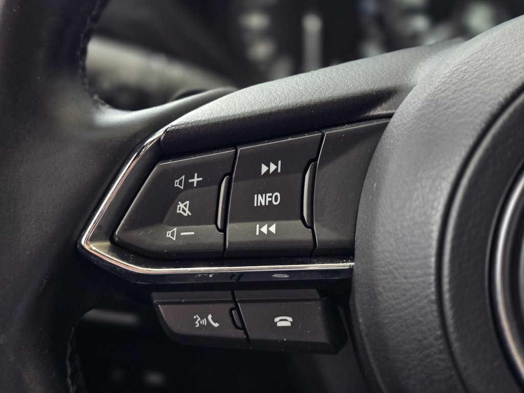 2021 Mazda CX-5 Signature AWD | TOIT | CUIR | CARPLAY | CAMÉRA in Laval, Quebec - 14 - w1024h768px