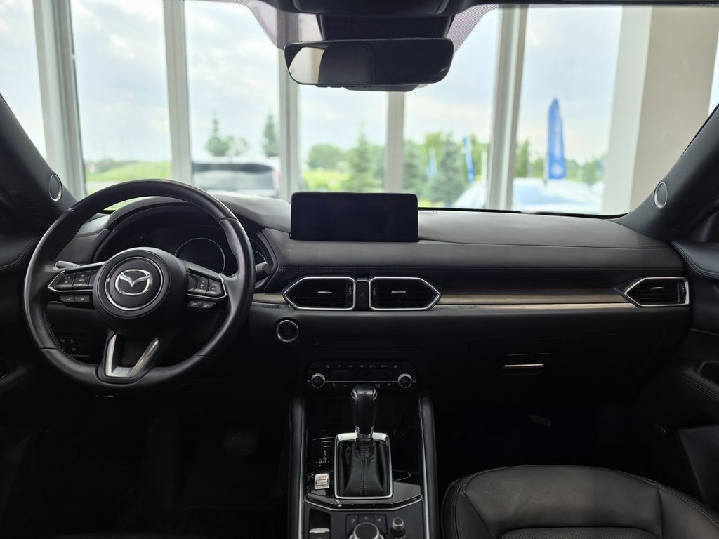 2021 Mazda CX-5 Signature AWD | TOIT | CUIR | CARPLAY | CAMÉRA in Laval, Quebec - 11 - w1024h768px