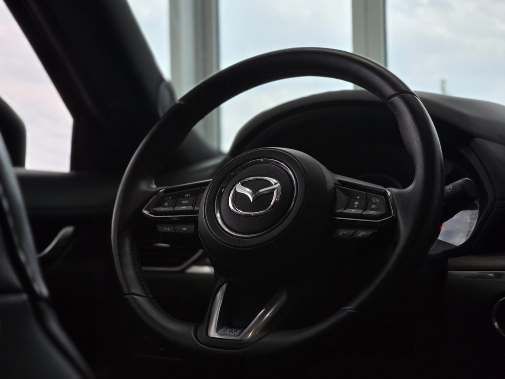 2021 Mazda CX-5 Signature AWD | TOIT | CUIR | CARPLAY | CAMÉRA in Laval, Quebec - 12 - w1024h768px